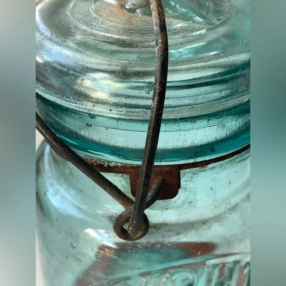 Antique 1900-20 BALL TIGHT SEAL Aqua Blue Glass Pint Mason Jar Wire Bale Kitchen - Picture 2 of 12